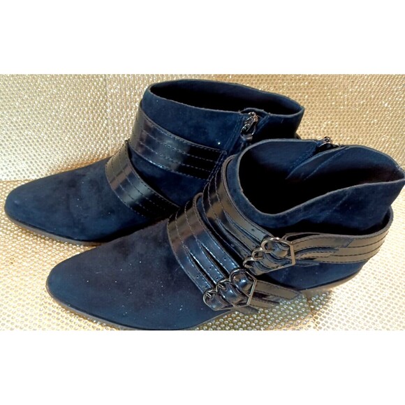 L.A.M.B. Nanetta Suede Black Buckle Side Zip Ankle Boots Size 9 M - Picture 12 of 16